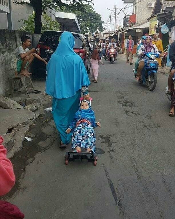 14+ Orang SWAG yang Berani Pakai Barang Nggak Sesuai Fungsinya. Harusnya Anak Kosan Paham nih~