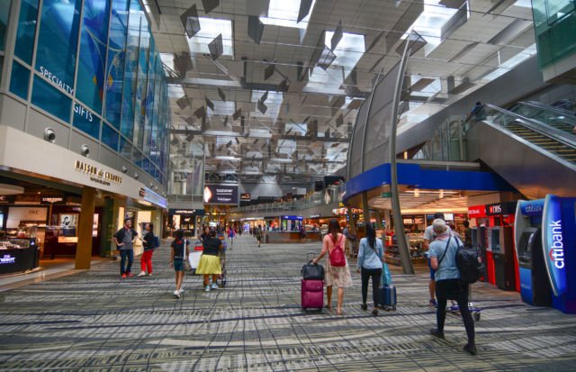 6 Rahasia Changi Airport Jadi Bandara Terbaik Di Dunia. Wah, Bisa Jadi Destinasi Wisata Sendiri Ini Sih