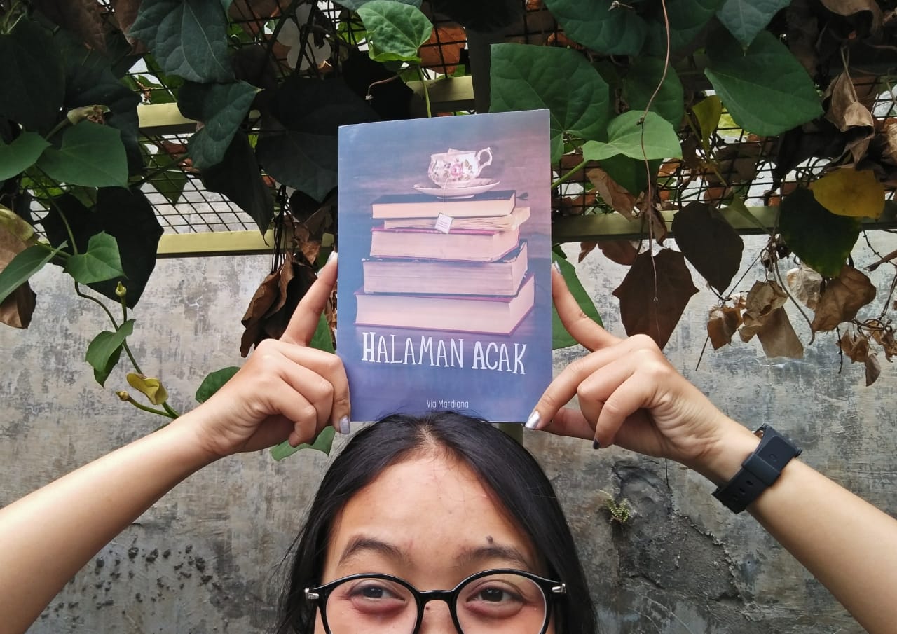 Review Novel Halaman Acak: Masalah Hidup yang Dibungkus Apik dalam 'Acaknya' Kehidupan