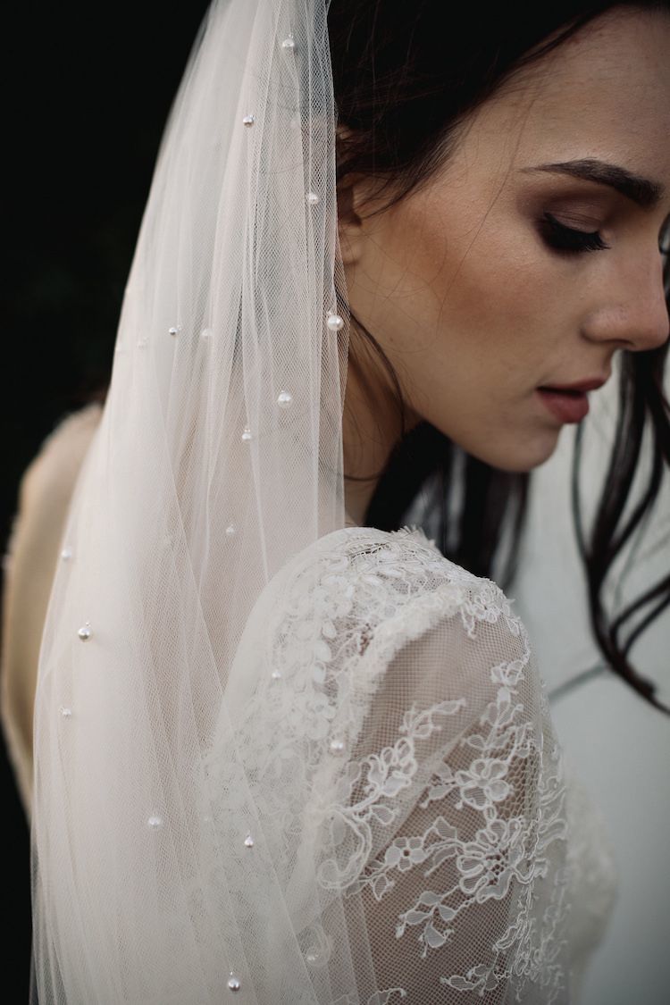 20+ Inspirasi Menata Wedding Veil, si Tudung Pengantin untuk Sempurnakan Momen Istimewa