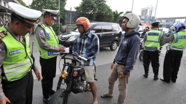 6 Kebiasaan Kita yang Sebenarnya Termasuk Korupsi. Nggak Heran Kalau Koruptor Terus Bermunculan