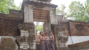 Merasakan Sensasi Sehari Jadi Abdi Dalem di Makam Raja Imogiri, Jogja. Kamu Perlu Cobain Deh!