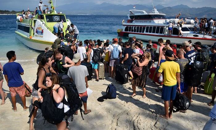 Mungkinkah Overtourism Jadi Penyebab Kebakaran Gili Lawa? Yuk, Pahami 5 Fakta Soal Overtourism ini