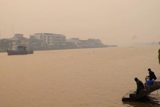 Pontianak Sedang Darurat Kabut Asap. Lihat Deh Parahnya Bencana yang Banyak Luput dari Perhatian Ini