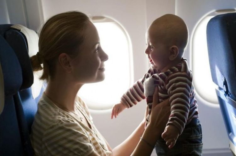 7 Tips Buat Kamu yang Mau Traveling Bersama Bayi. Meskipun Rempong Tapi Tetep Asyik Kok!