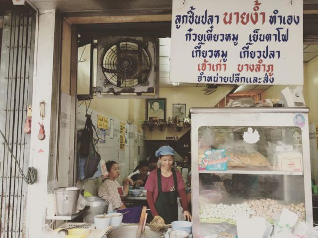 7 Street Food di Bangkok yang Paling Populer. Hati-Hati Bikin Laper Perut dan Mata!