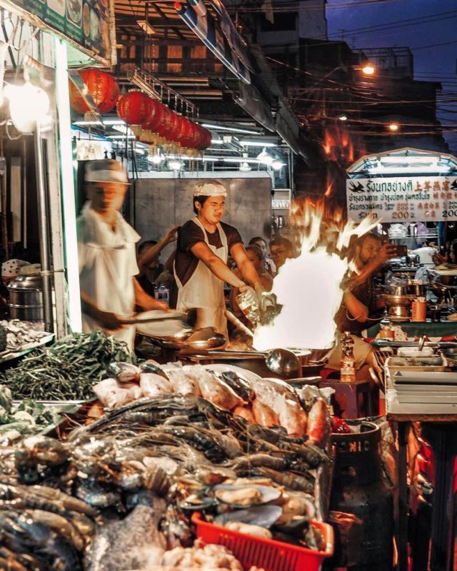 7 Street Food di Bangkok yang Paling Populer. Hati-Hati Bikin Laper Perut dan Mata!