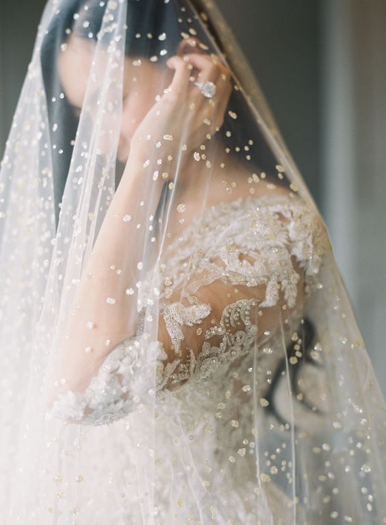 20+ Inspirasi Menata Wedding Veil, si Tudung Pengantin untuk Sempurnakan Momen Istimewa