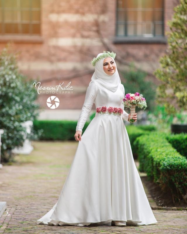 model gaun pengantin