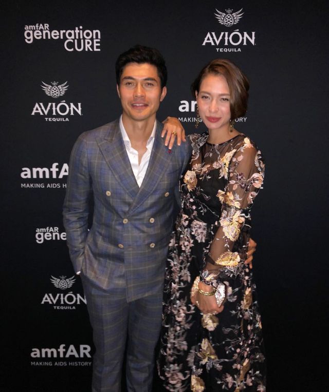 Lupakan Dulu Oppa-oppa Korea, Ini 15 Pesona Aktor Crazy Rich Asians Henry Golding dalam Setelan Jas