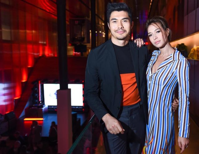 Lupakan Dulu Oppa-oppa Korea, Ini 15 Pesona Aktor Crazy Rich Asians Henry Golding dalam Setelan Jas