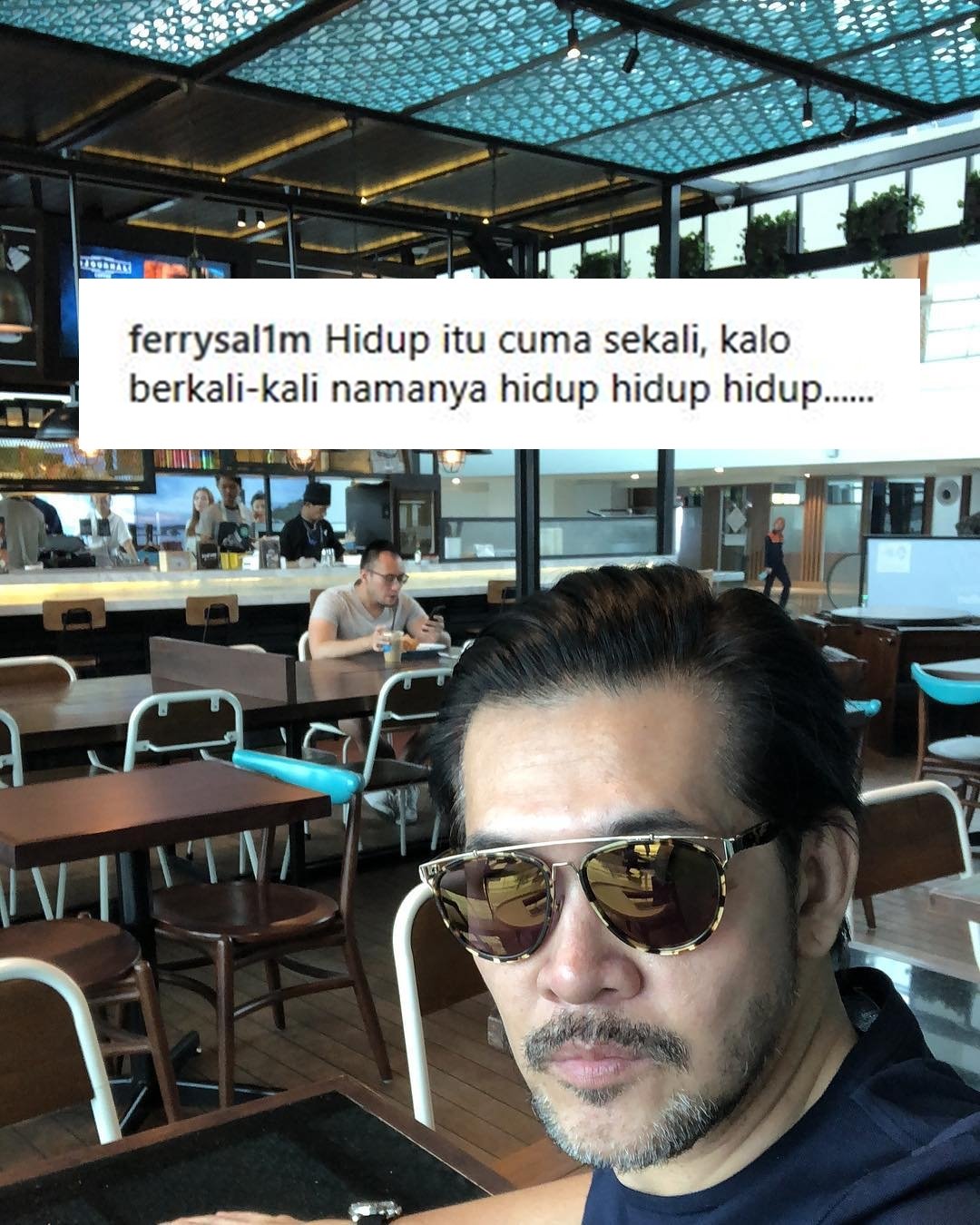 Ganteng-Ganteng Berkharisma, Caption 13 Foto Ferry Salim ini Justru Bikin Ngakak