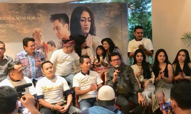 [Review] Film Jejak Cinta: Usaha Mengenang Jupe dan Memperkenalkan Budaya Bangsa Lewat Layar Sinema