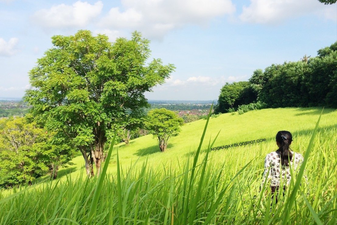 6 Bukit Epik yang Ada di Pulau Bali. Cocok Banget untuk Honeymoon Bareng Pasangan Sahmu Nanti!