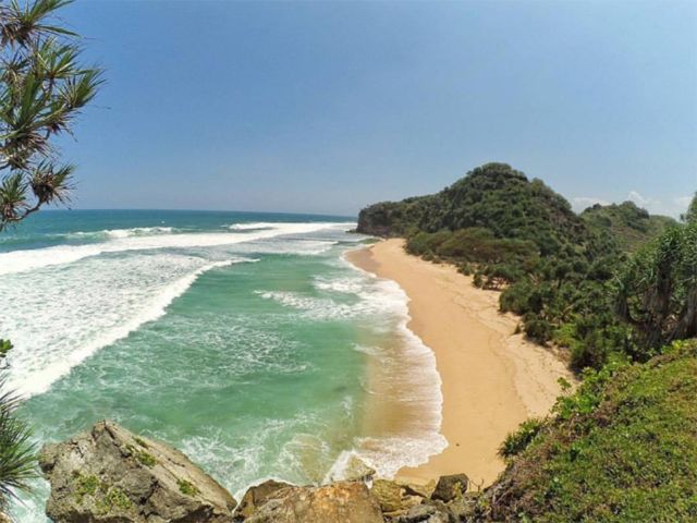 Panorama dilihat dari bukit Sanglen