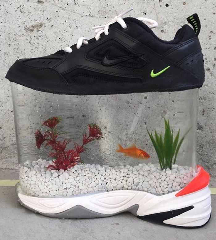 Lupakan Sneakers Mahal nan Gaul itu. Kalau Pakai Sepatu Super Nyeleneh ini, Kamu Berani Nggak?