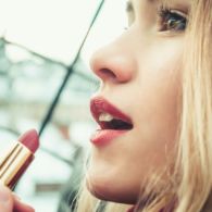 5 Tips Penting Pilih Produk Bibir yang Pas dengan Karaktermu. Biar Nggak Nyalahin Lipstik Melulu