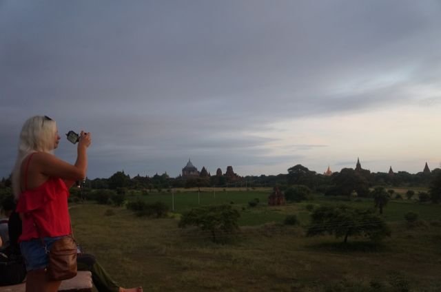 Sensasi Berlibur ke Candi dengan Balon Udara di Bagan, Myanmar. Terasa Magis dan Romantis Abis!