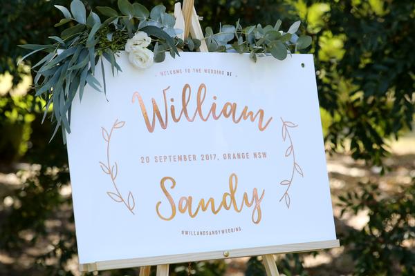 12+ Inspirasi Wedding Sign Gaya Rustic untuk Pernikahan. Lebih dari Sekadar Penanda Tamu Undangan!