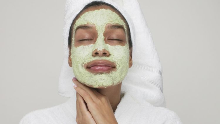 7 Ramuan Masker Muka Berbahan Alami yang Bisa Dibuat Sendiri. Mudah, Murah dan Bebas Kimiawi!