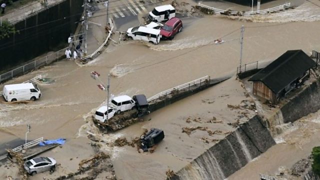 12 Potret Dahsyatnya Cuaca Ekstrem di Jepang Beberapa Hari Terakhir, Angin Topan Sampai Gempa Besar