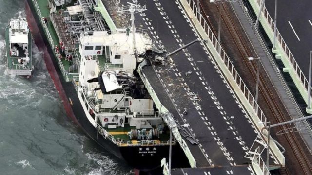 12 Potret Dahsyatnya Cuaca Ekstrem di Jepang Beberapa Hari Terakhir, Angin Topan Sampai Gempa Besar