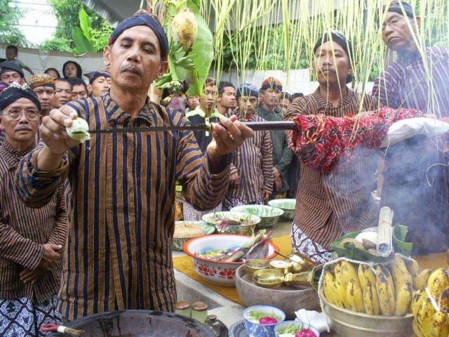 5 Fakta Tentang Malam Satu Sura yang Dianggap Mistis dan Sakral bagi Masyarakat Jawa