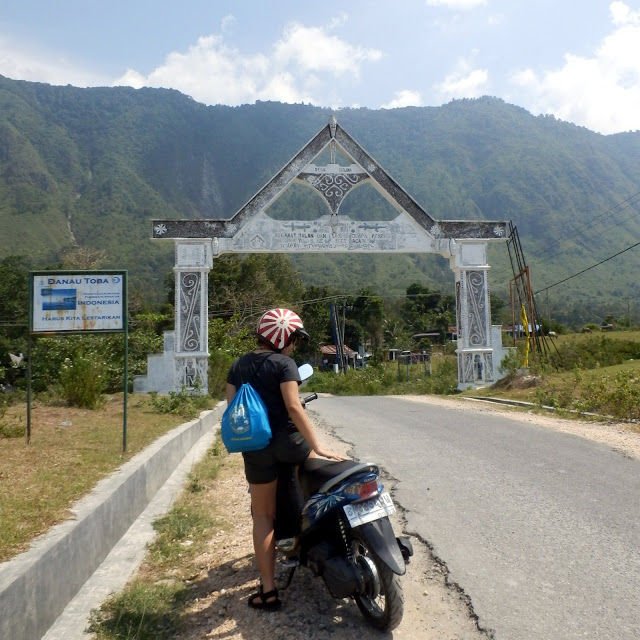 Panduan Backpacker 2 Hari 1 Malam ke Danau Toba dengan Budget 500 Ribuan. Yuk Cobain Liburan ke Sana!