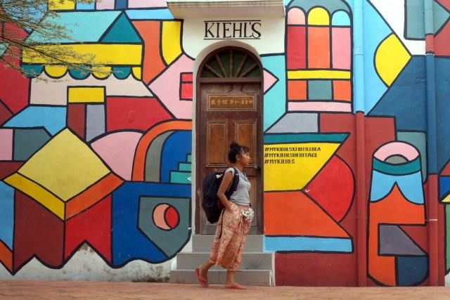 Jelajahi Deretan Mural di Kota Melaka yang Ngehits. Warna-warni dan Instagramable Abis!