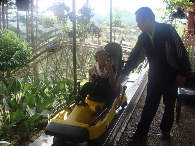 Serunya Nyobain Roller Coaster Hidrolik di Vietnam. Semua Serba Atur Sendiri, Ngeri Juga Nih!