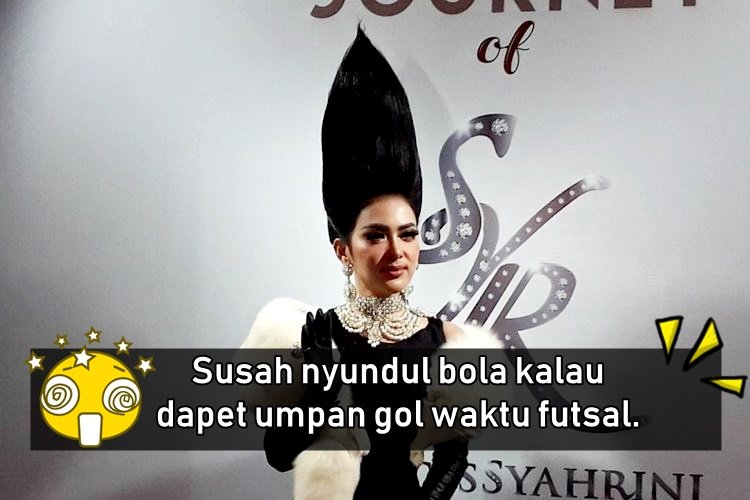 Menerka 10 Kesulitan Syahrini Ketika Berdandan dengan Jambul Khatulistiwanya. Wow, Manjyaaah!