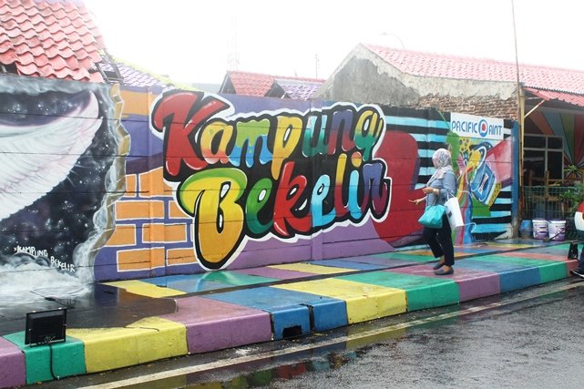 Kampung Bekelir, Spot Wisata yang Lagi Hits di Tangerang. Warna Warni dan Instagramable Abis!