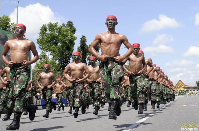 10 Potret Latihan Kopassus RI yang Mirip di Neraka. Pantas Saja Jadi Pasukan Elit yang Disegani