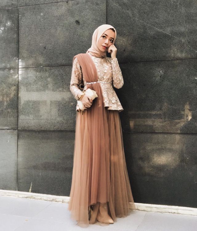 15+ Kebaya Hijab dengan Jahitan Unik di Pundak dan Dada. Psst, Dijamin Beda!