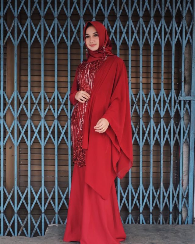 15+ Kebaya Hijab dengan Jahitan Unik di Pundak dan Dada. Psst, Dijamin Beda!