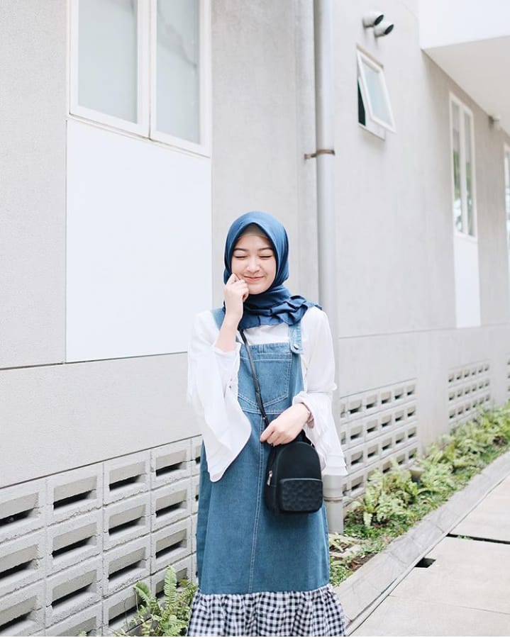 Sontek 12+ Cute Fashion Style Ala Selebgram dan Beauty Vlogger Sari Endah Pratiwi @saritiw Ini Yuk!