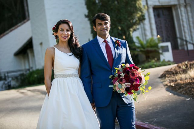 Terbaru! Gaun Pengantin Modern dengan Aksen Saku. Tisu, Lipstik, HP, Bisa Disimpan di Situ