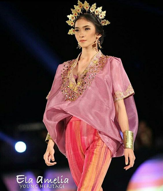 10 Inspirasi Baju Bodo Modern untuk Wisuda atau Kondangan. Warisan Budaya Indonesia Bukan Hanya Kebaya Saja Kan?