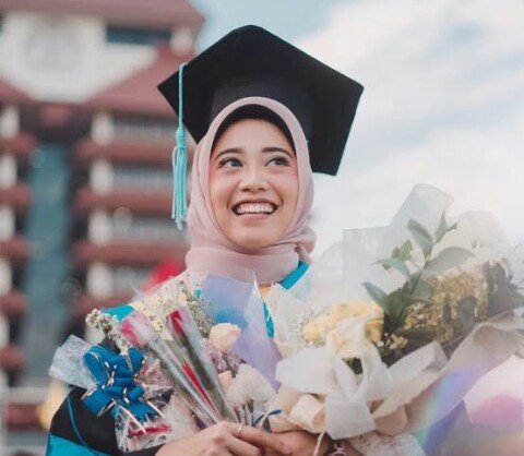 Wisuda fakultas pendidikan bahasa sastra