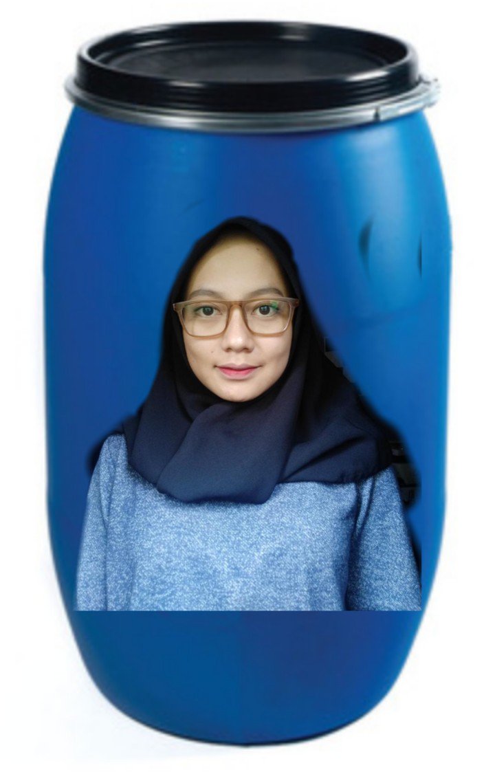 Minta Tolong Dieditin Fotonya Jadi Background Biru, Begini 17 Kreativitas Warganet yang Ngocol Abis