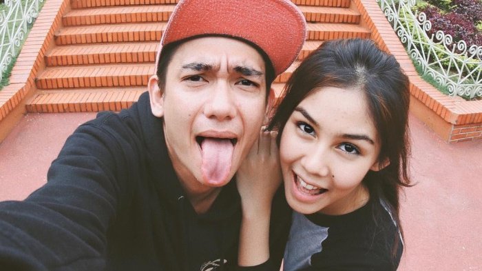 5+ Alasan Kenapa Video Kejutan Adipati Dolken buat Vanesha ini Bisa Bikin Warganet Baper. Meleleh~