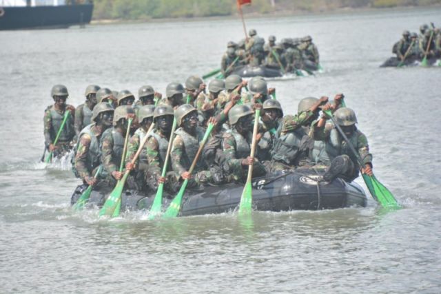 10 Potret Latihan Kopassus RI yang Mirip di Neraka. Pantas Saja Jadi Pasukan Elit yang Disegani