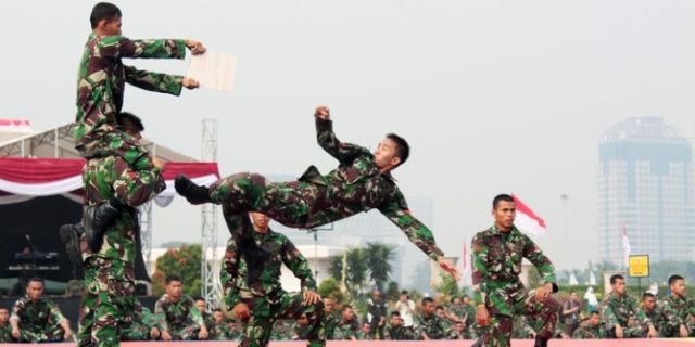 10 Potret Latihan Kopassus RI yang Mirip di Neraka. Pantas Saja Jadi Pasukan Elit yang Disegani