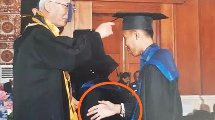 10 Momen Kocak Saat Wisuda. Sekali Seumur Hidup, Kelucuannya Pasti Bisa Jadi Cerita yang Sulit Dilupa