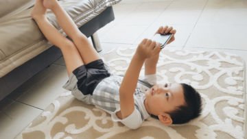 5 Cara Sederhana Biar Anak Nggak Terlalu Kecanduan Youtube. Bu-ibu Yuk Pahami Dulu!