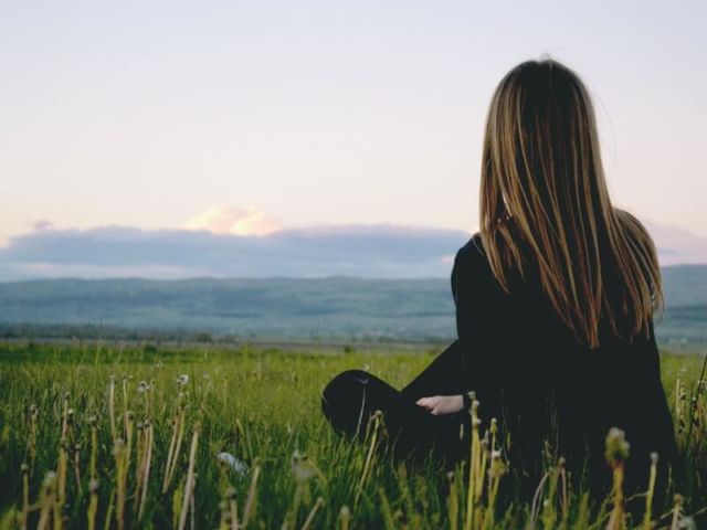 Bila merasa sepi dan sendiri, coba deh bermeditasi