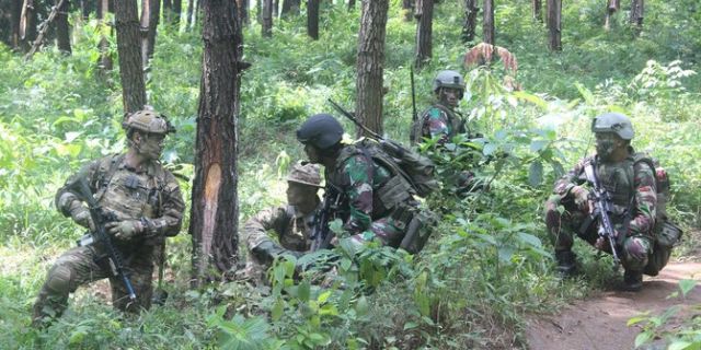 10 Potret Latihan Kopassus RI yang Mirip di Neraka. Pantas Saja Jadi Pasukan Elit yang Disegani