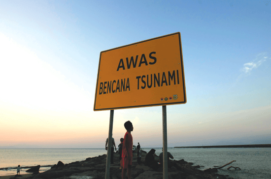 6 Kunci Penting Tinggal di Daerah Rawan Bencana Kayak Indonesia. Jangan Takut dan Terus Waspada