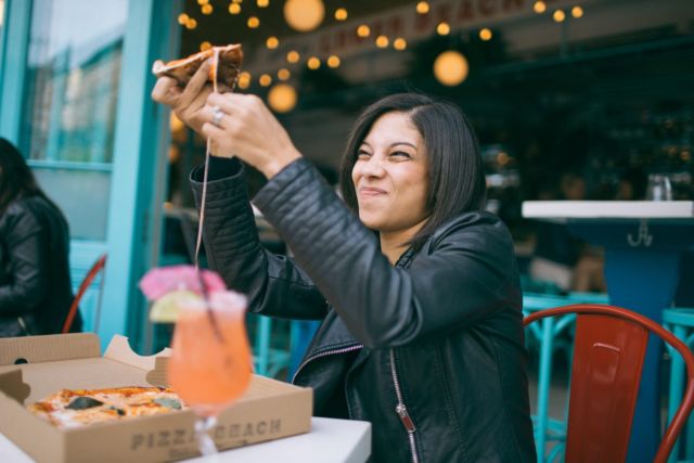 7 Cara Bikin Foto Liburan Unik dan Nggak Biasa, Meski Destinasinya Milik Sejuta Umat