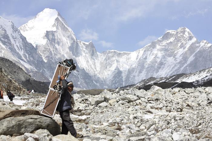 Tak Ada Orang yang Bisa Mendaki Everest Tanpa Mereka, Begini 12 Fakta di Balik Kehidupan Sherpa